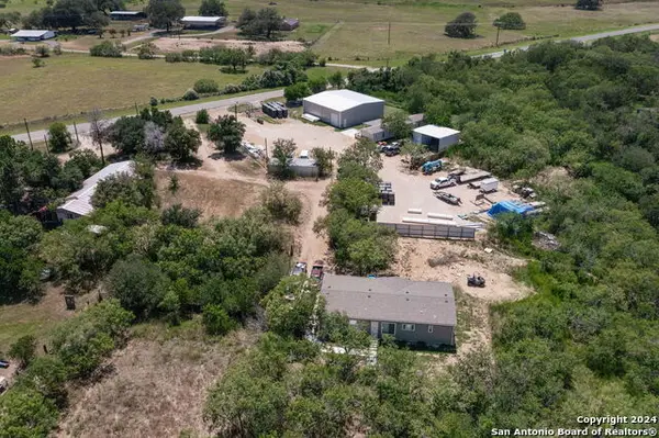 3292 Fm 1784, Pleasanton, TX 78064