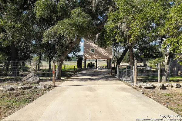 622 Pebble Beach, Lakehills, TX 78063