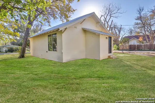 1712 22nd, Hondo, TX 78861 - Image #2