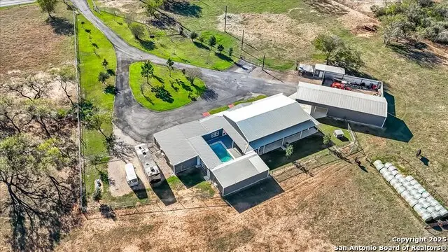 6653 Fm 539, Floresville, TX 78114 - #1