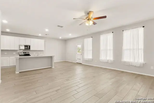 10803 Airmen Drive, Converse, TX 78109 - Image #3