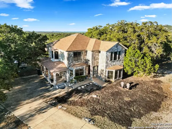 988 Summit, Lakehills, TX 78063