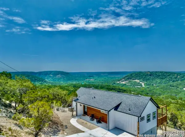 460 Stenen Dr., Canyon Lake, TX 78133