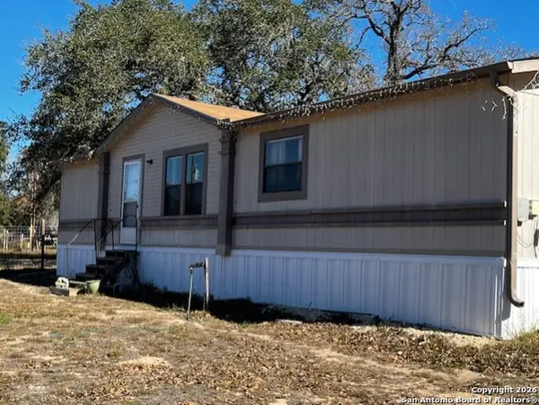 95 Enchanted Dr, Somerset, TX 78069