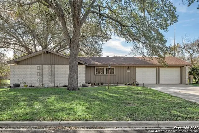 1423 Dove, Seguin, TX 78155 - Image #3