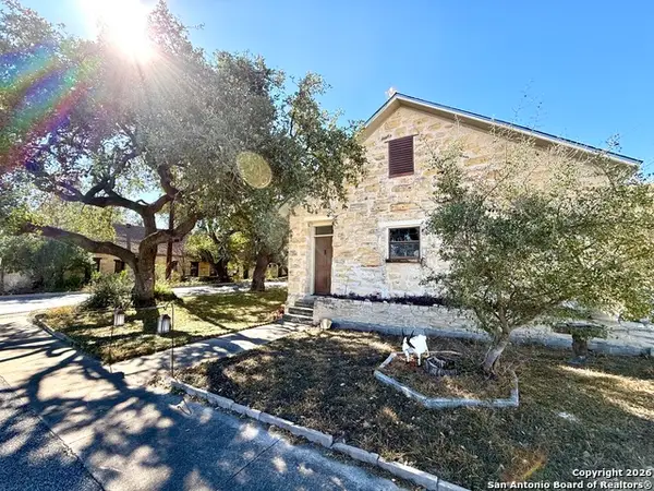 1 Mackenzie, Brackettville, TX 78832