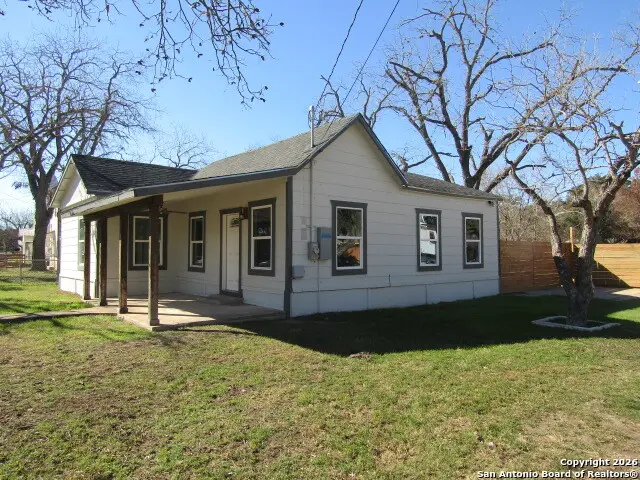 295 E Commerce St, New Braunfels, TX 78130 - Image #1