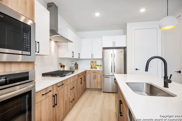 719 E Locust St #3110, San Antonio, TX 78212 - Image #3