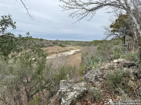 685 Riverside, Pipe Creek, TX 78063