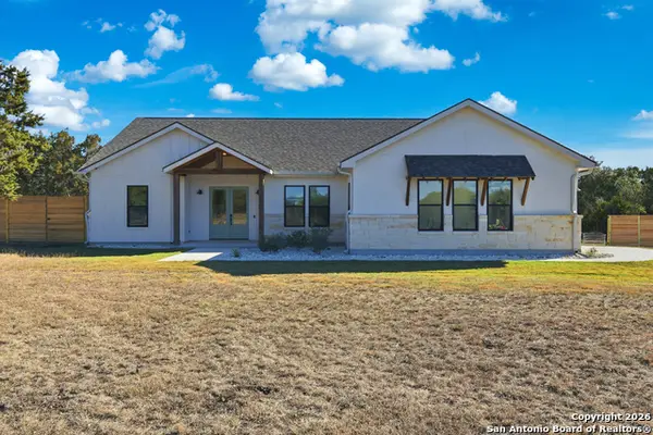 389 Rio Cir, Pipe Creek, TX 78063