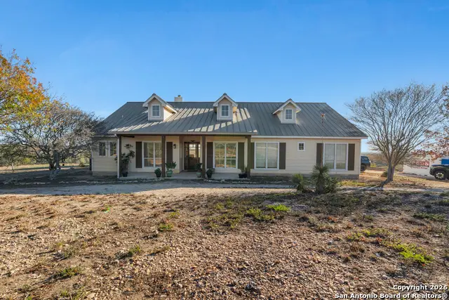 3239 County Road 467, Devine, TX 78016 - Image #3