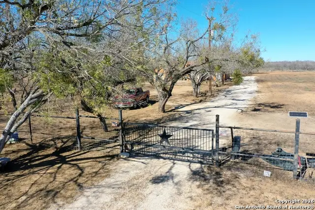 200 Meadowview, Lytle, TX 78052 - Image #3