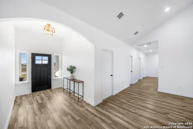 105 Hidden Cove, Floresville, TX 78114 - Image #3