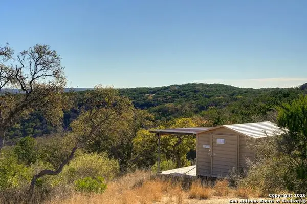 11586 Ranch Rd 336, Leakey, TX 78873