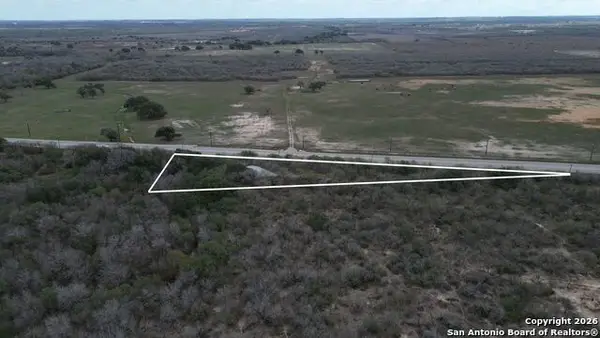 16583 State Highway 80, Gillett, TX 78116