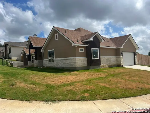 2710 Royalwood, New Braunfels, TX 78132 - Image #2