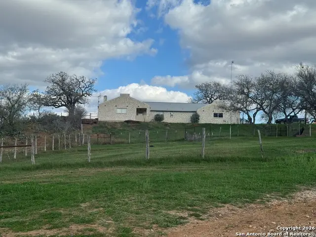 2469 County Road 232, Floresville, TX 78114 - Image #1