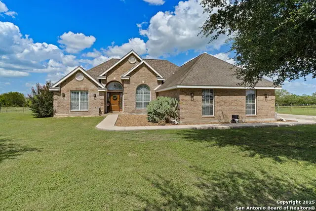 788 County Road 140, Floresville, TX 78114 - Image #1
