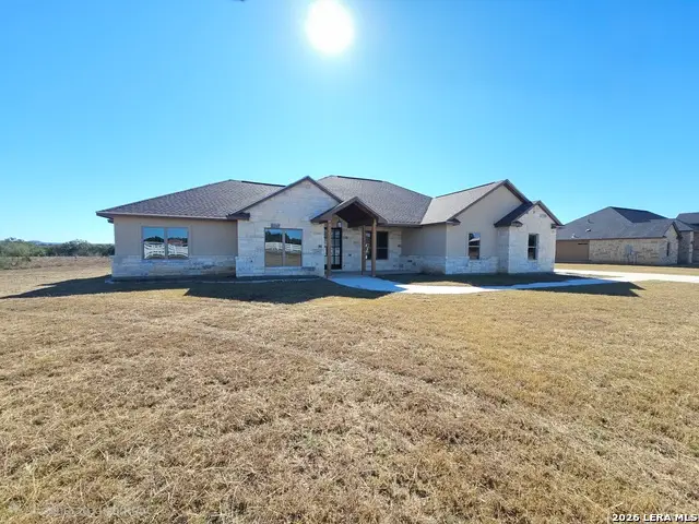 982 Horseshoe Falls, Bandera, TX 78003 - Image #2