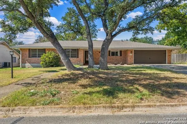 104 Westwood, Kerrville, TX 78028