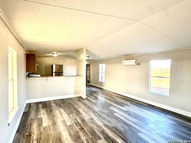 2811 County Road 467, Devine, TX 78016 - Image #3