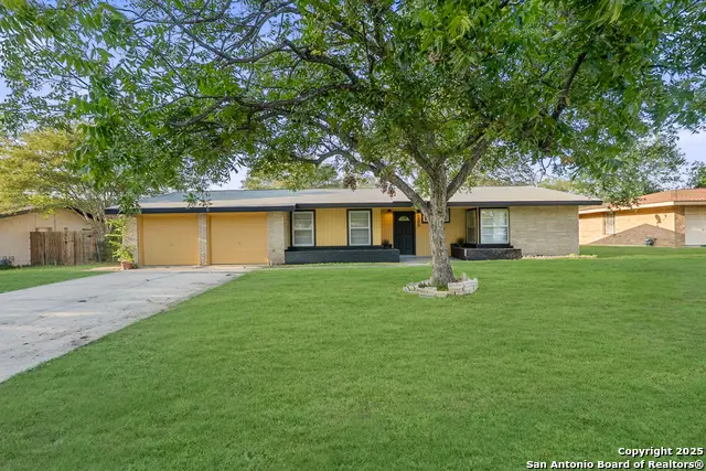 209 Windcrest Dr, Windcrest, TX 78239 - Image #1
