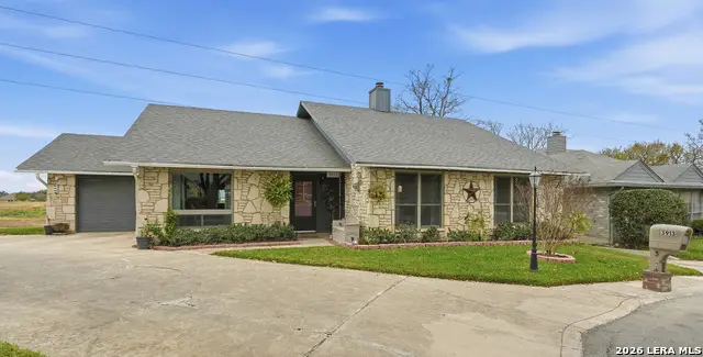 3913 Pecan Ct, Schertz, TX 78108 - Image #1