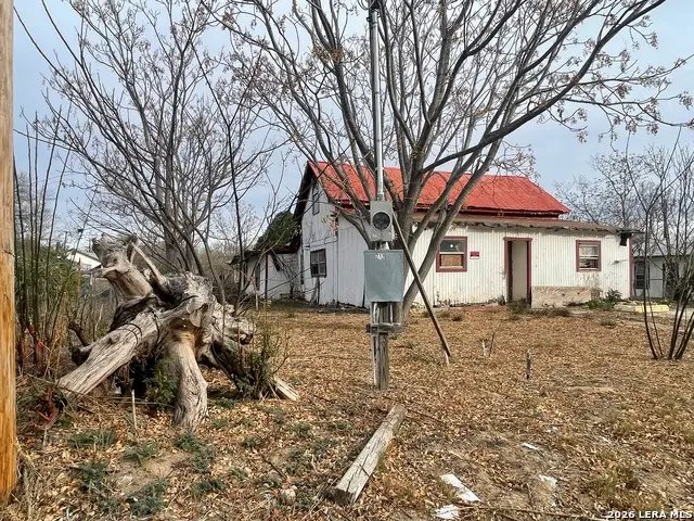 712 Devine, Devine, TX 78016 - Image #2