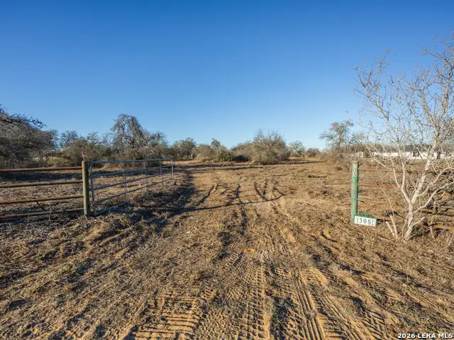 305 Sara Ln, Lytle, TX 78052 - Image #2
