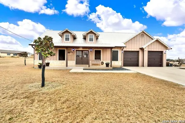 445 Spanish Grant, Bandera, TX 78003 - Image #1