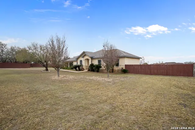 500 Wagon Train, La Vernia, TX 78121 - Image #2