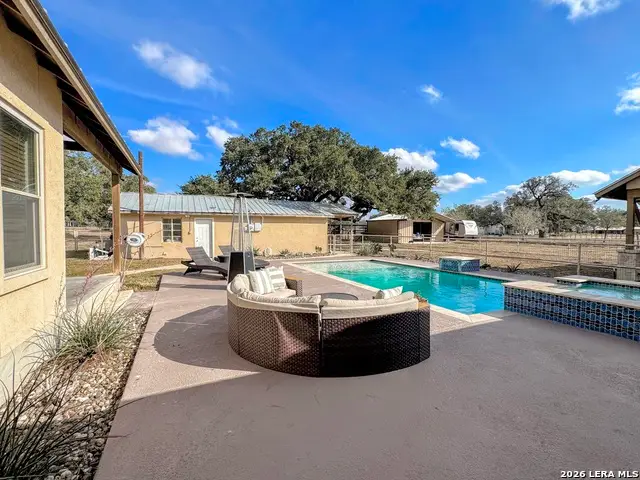 2828 2nd St, Pleasanton, TX 78064 - #3