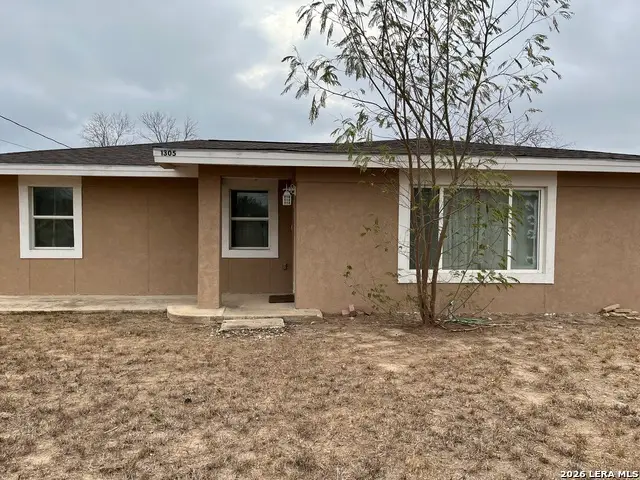 1305 N 1st, Carrizo Springs, TX 78834 - #1