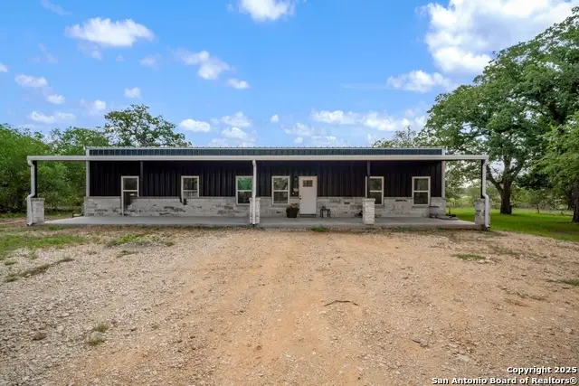 332 County Road 423, Stockdale, TX 78160 - Image #1