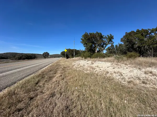 17130 Texas Highway 127, Sabinal, TX 78881