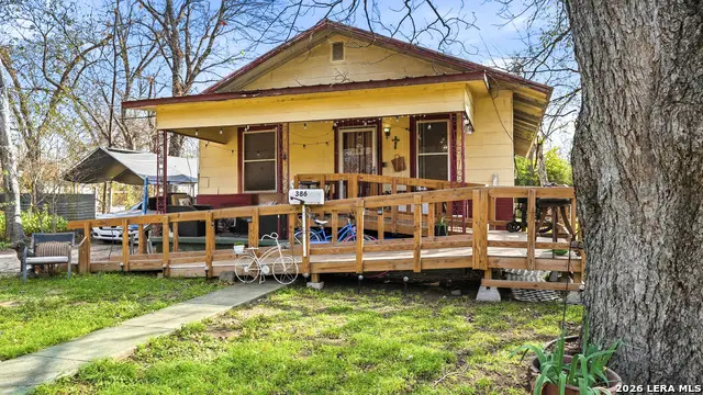 386 E Nacogdoches, New Braunfels, TX 78130 - Image #2