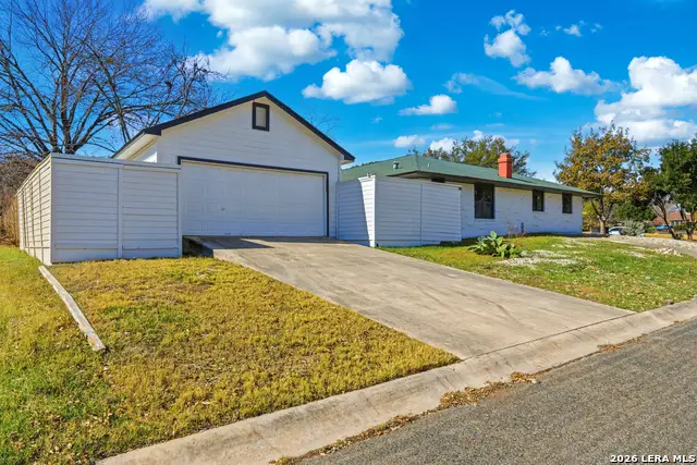 100 Howard Dr, Schertz, TX 78154 - Image #2