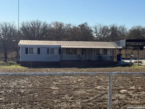 149 Oak Hill, La Vernia, TX 78121