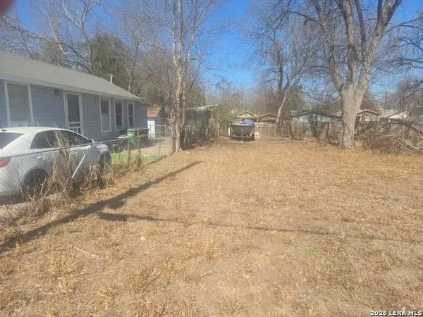 1537 Flanders, San Antonio, TX 78211