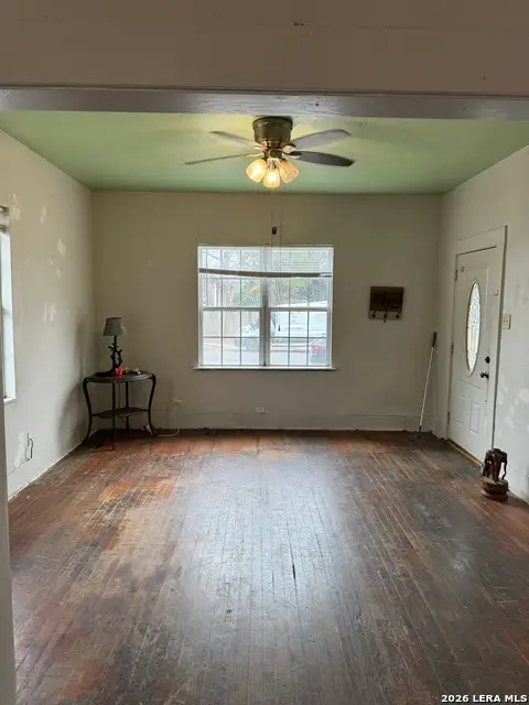 318 Devine St, San Antonio, TX 78210 - Image #3