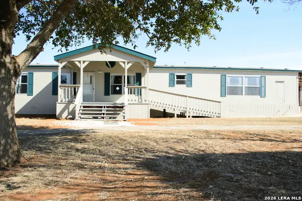 290 Crestfield, Pleasanton, TX 78064