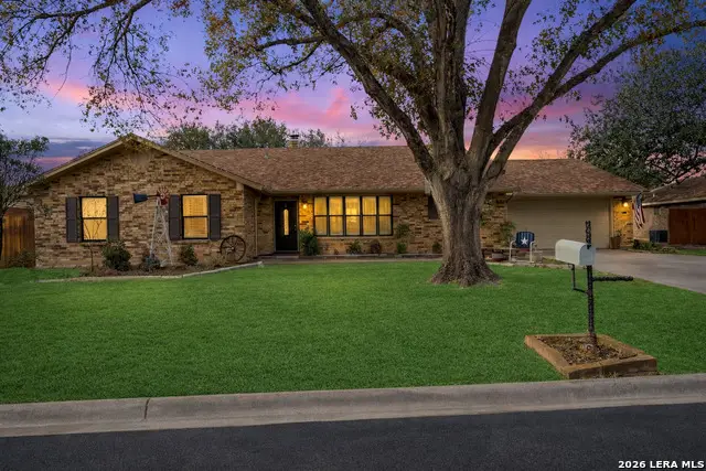 1658 Redwood Street, Seguin, TX 78155 - Image #2