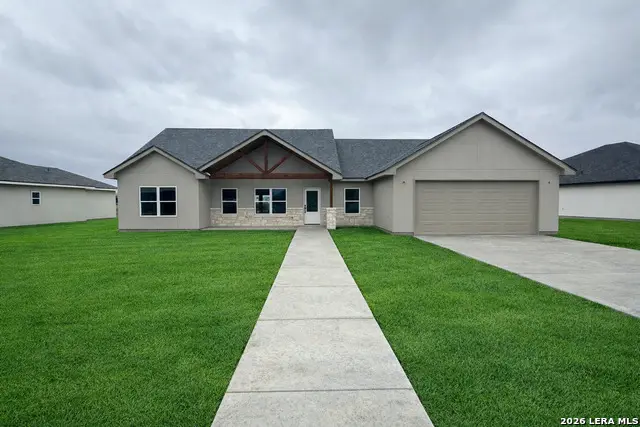 617 34th Street, Hondo, TX 78861 - #1