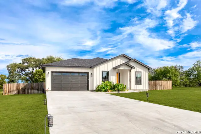 1008 Naumann, Granite Shoals, TX 78654 - #2