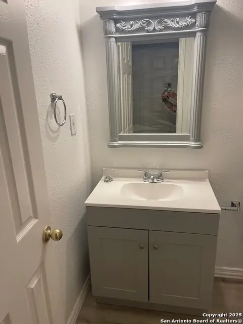 106 River Knoll, Castroville, TX 78009 - Image #3