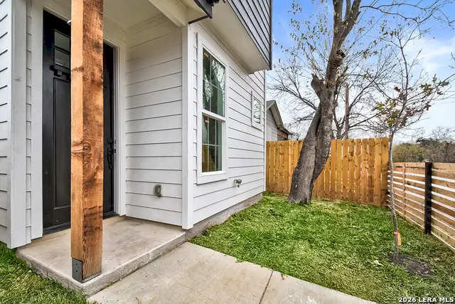 831 Montezuma, San Antonio, TX 78207 - Image #2