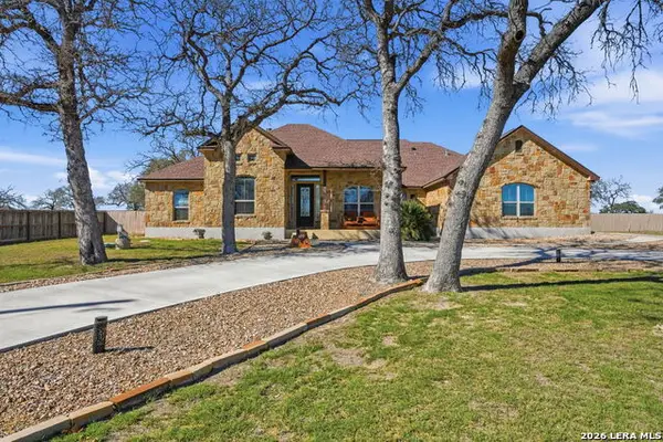 109 Bucks Ln, La Vernia, TX 78121