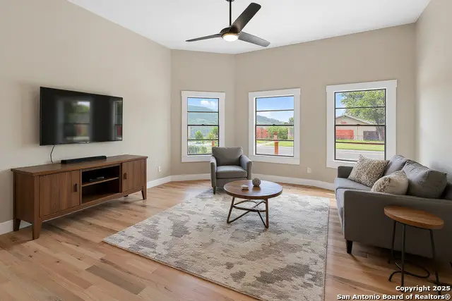 926 Nolan St, San Antonio, TX 78202 - #2