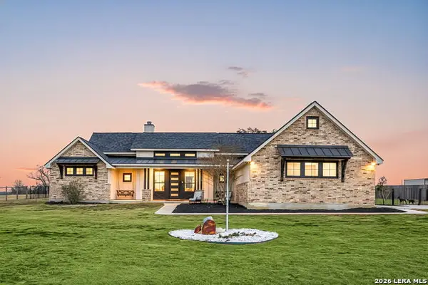 121 Western Way, Adkins, TX 78101