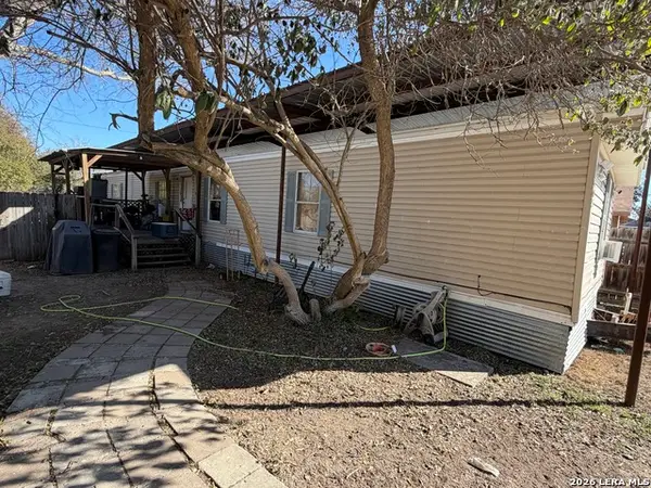 405 E Tullos, Three Rivers, TX 78071